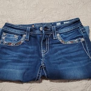 Miss Me Cuffed Capris